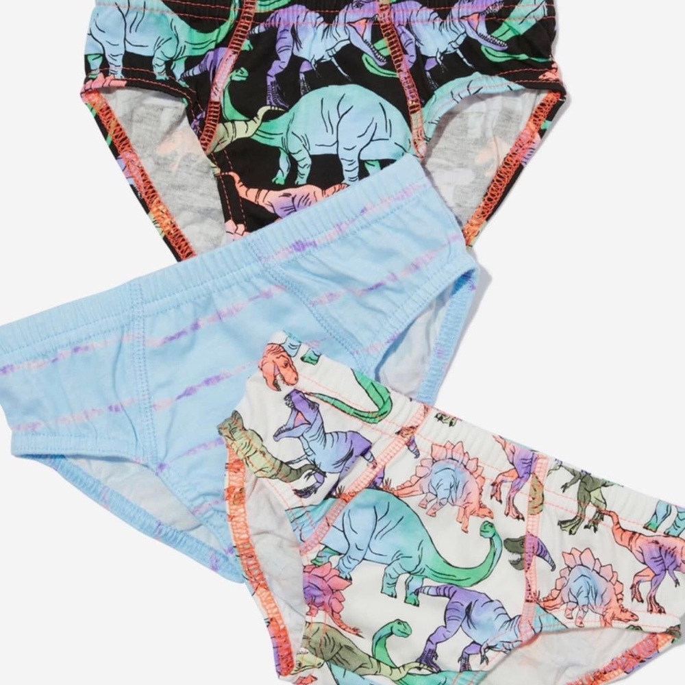 Cotton on Boy’s 3 Pack Underware 
Size 7/8